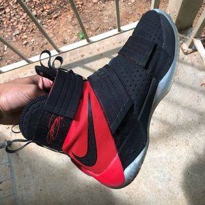 Nike LeBron soldier 10